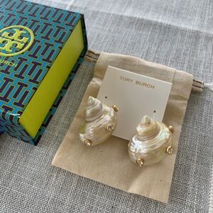 NWT Tory Burch Clip-on Shell Earrings